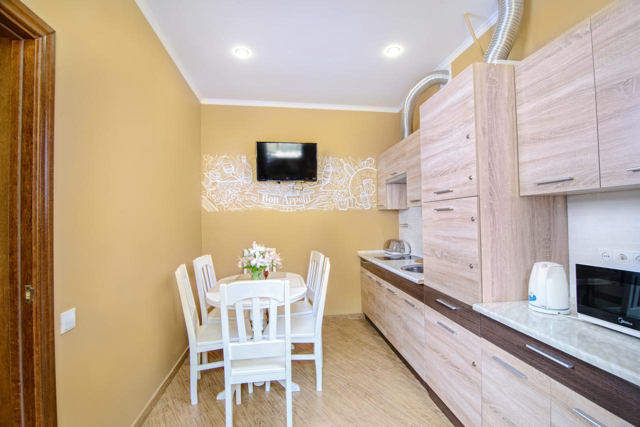 Premium Hostel Lviv Eksteriør billede