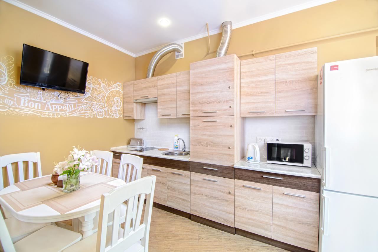 Premium Hostel Lviv Eksteriør billede
