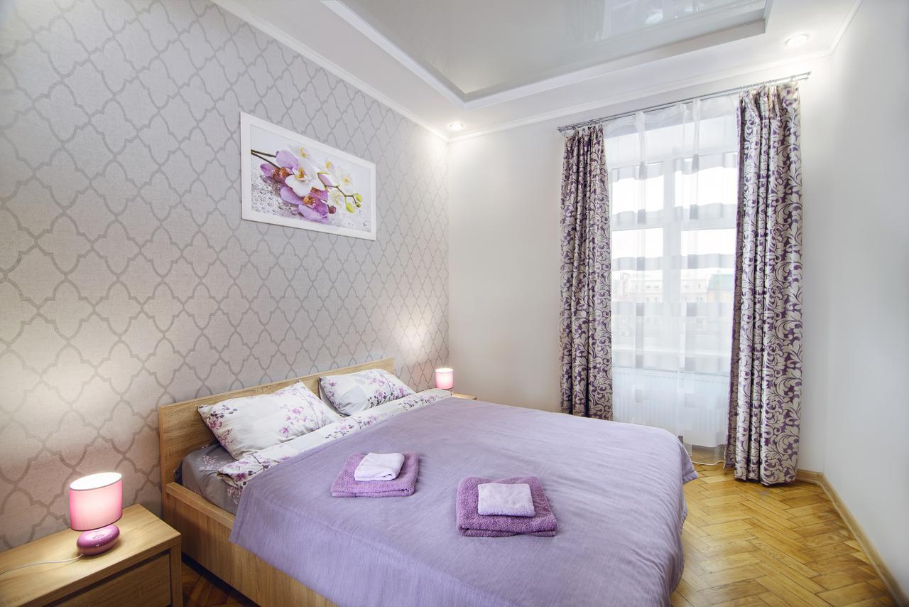 Premium Hostel Lviv Eksteriør billede
